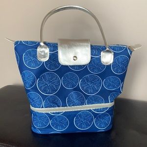 NWOT Von Maur soft side lunch bag